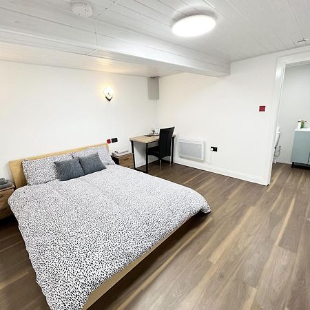 Welsh Holiday Accommodation - Modern Living Pembroke Dock Extérieur photo
